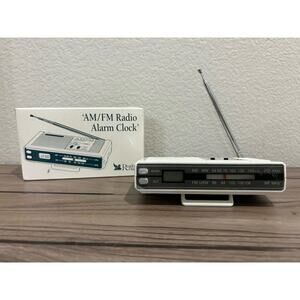 NEW Vintage AM/FM white Radio/Alarm Clock "Reader's Digest"